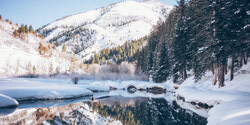 Image of snowy mountains 
